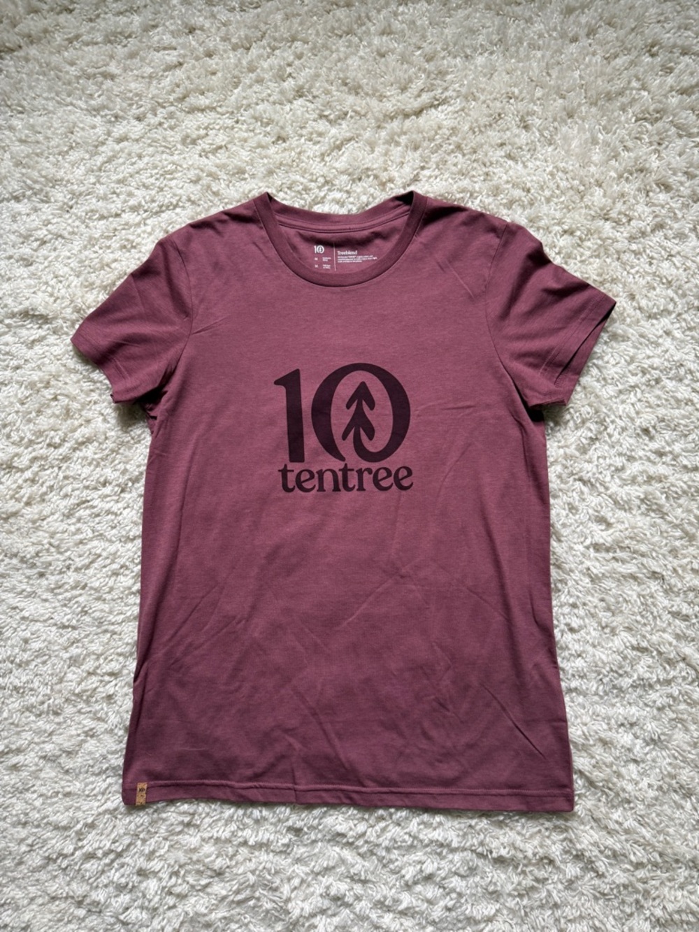 tentree Women's Short Sleeve Classic Logo Tee in Burgundy. Sz Med. MINT Con!